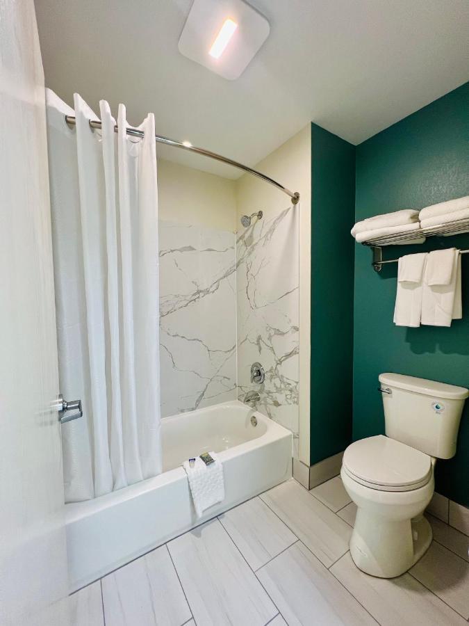 Sleep Inn & Suites Lake Delton Екстериор снимка