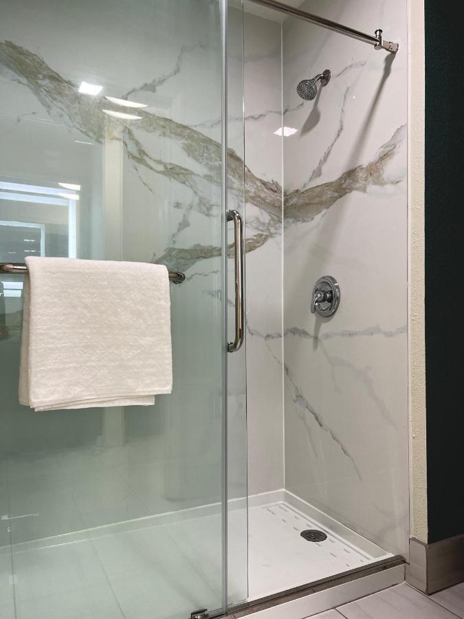 Sleep Inn & Suites Lake Delton Екстериор снимка