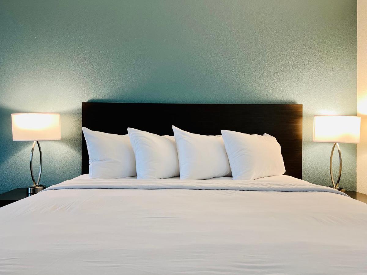 Sleep Inn & Suites Lake Delton Екстериор снимка